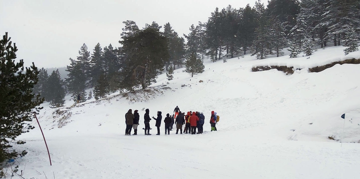 Gazetecilere karda hayatta kalma eğitimi